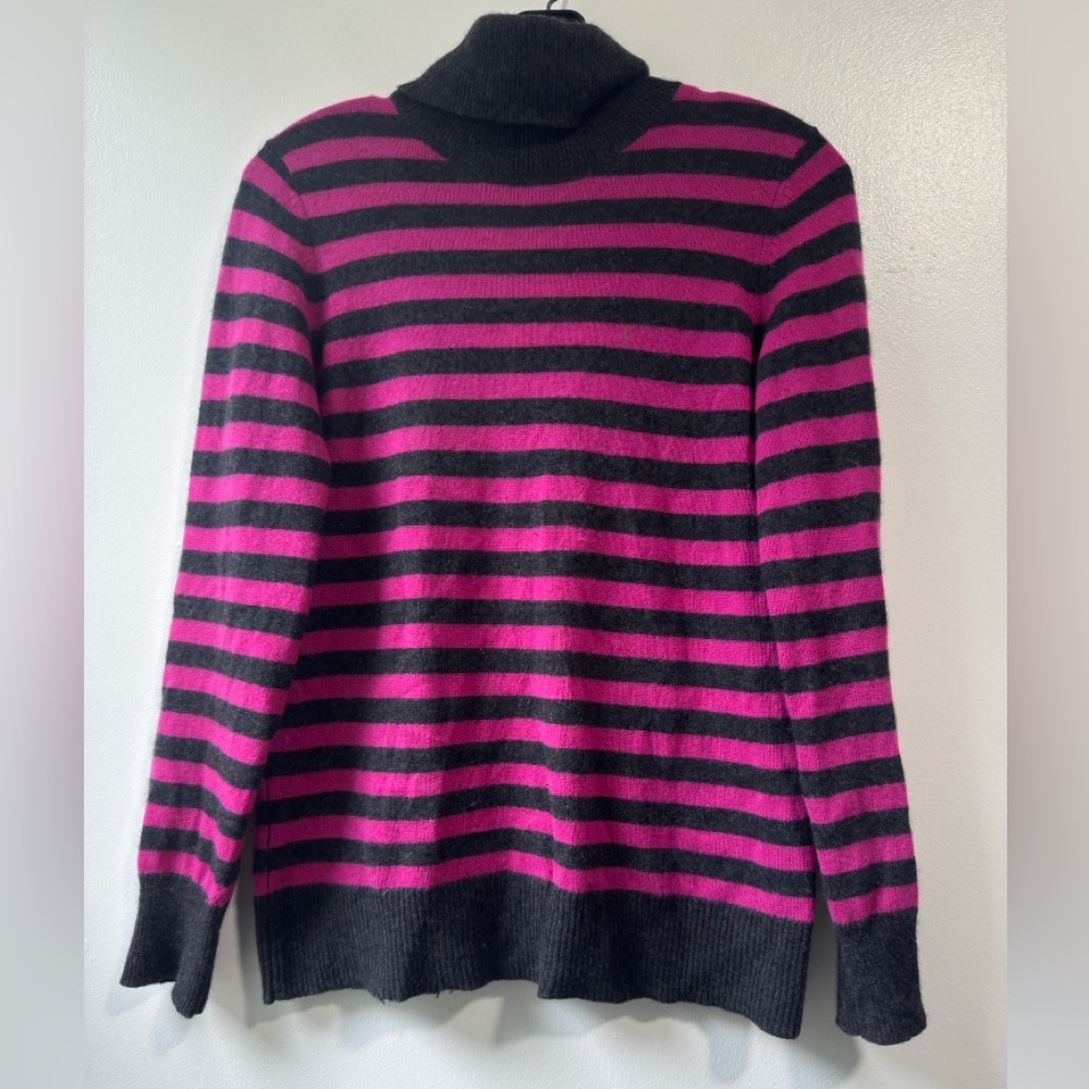 C by Bloomingdale’s Elegant Black and Pink Striped Turtleneck Sweater
